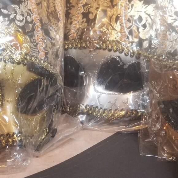 MASK STUNNING AND TALL VENETIAN MASK .. PARTY TIME !!!!! ALL OCCASIONS !!! - Picture 3 of 15